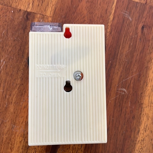 Vintage S.O.S Buzzer~Burglar Alarm & Light~NIB~Made in Hong Kong - Picture 5 of 12